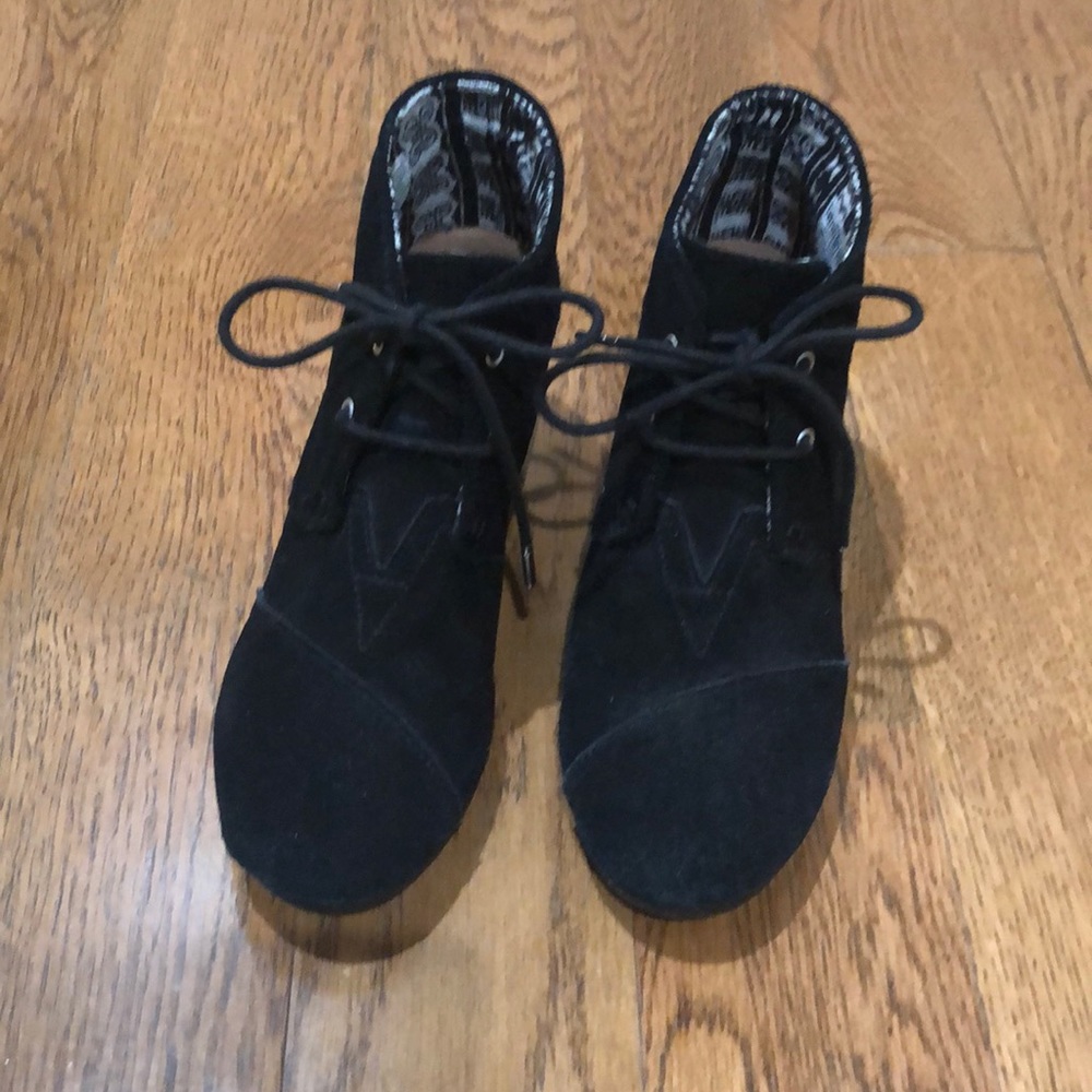 Toms black wedge Booties